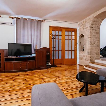 Heart Of Town Apartment Zadar Exterior photo