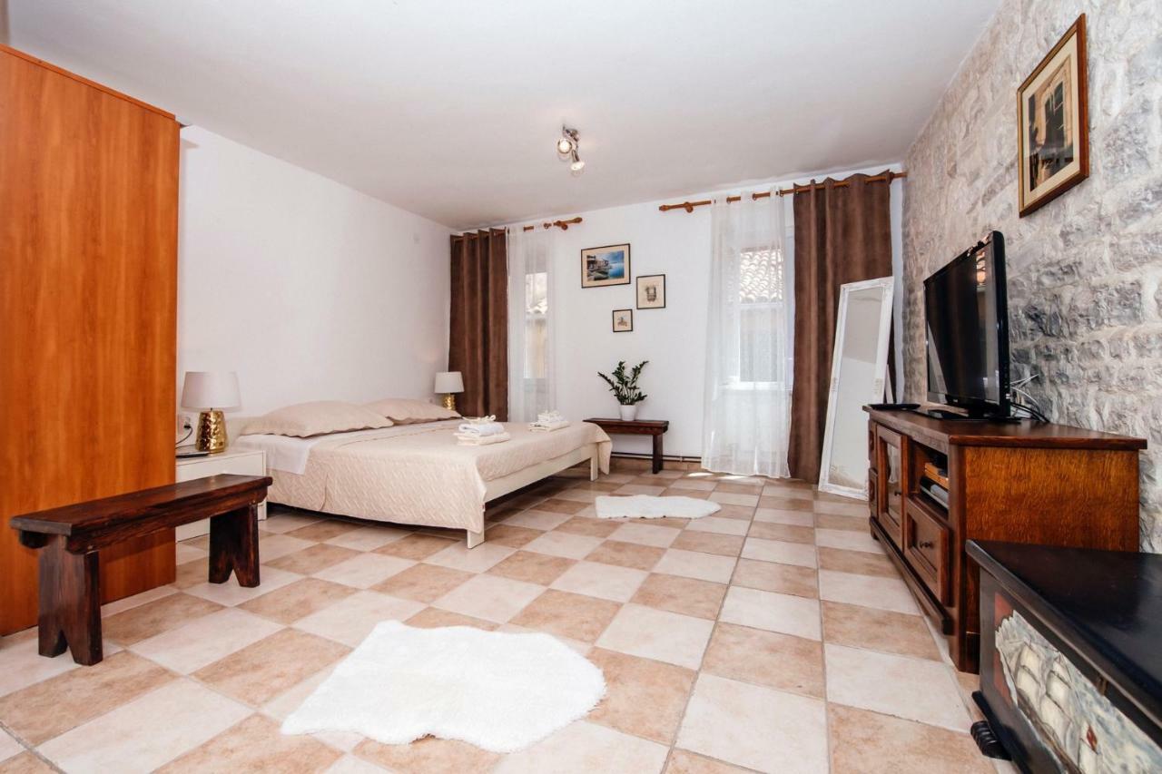Heart Of Town Apartment Zadar Exterior photo